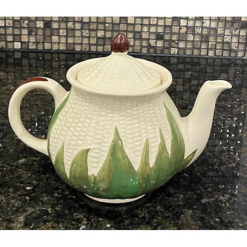 Shawnee White‎ Corn Queen Tea Pot Pottery  USA   " SEE DESCRIPTION  "